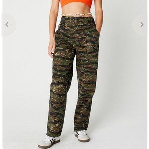Back Beat Co back pocket Camo pants